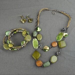 3 piece green faux stone & wood jewelry bundle